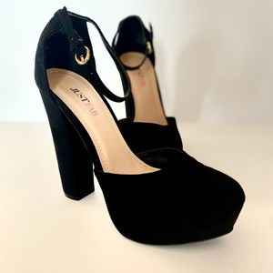 Black heels Size 7 Women’s